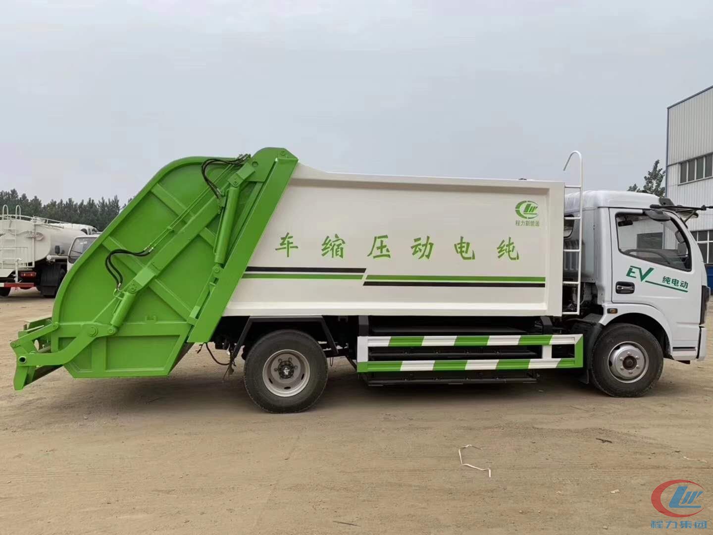 平博pinnacle体育平台新能源压缩垃圾车